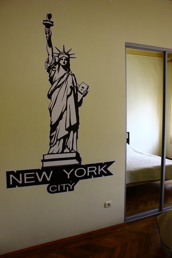 New York Hostel 利沃夫 外观 照片